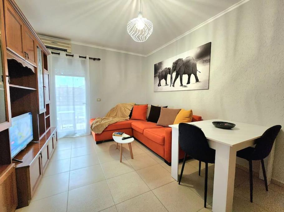 One Bd Flat Near Center With 24H Self Check In Appartement Tirana Buitenkant foto