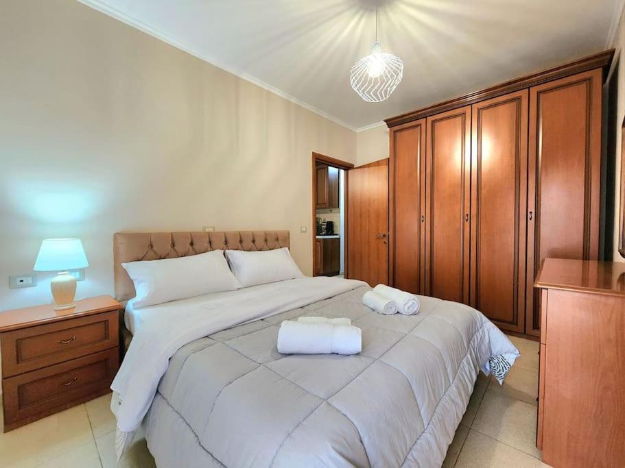 One Bd Flat Near Center With 24H Self Check In Appartement Tirana Buitenkant foto