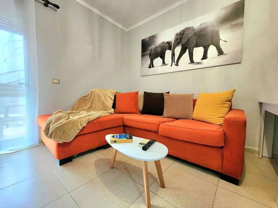 One Bd Flat Near Center With 24H Self Check In Appartement Tirana Buitenkant foto